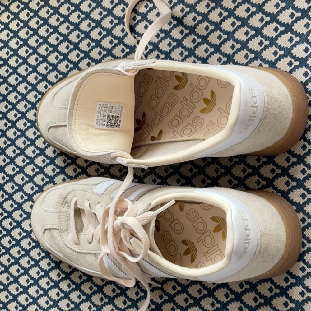 Adidas White and Cream Athletic Shoes with Low-Top Design